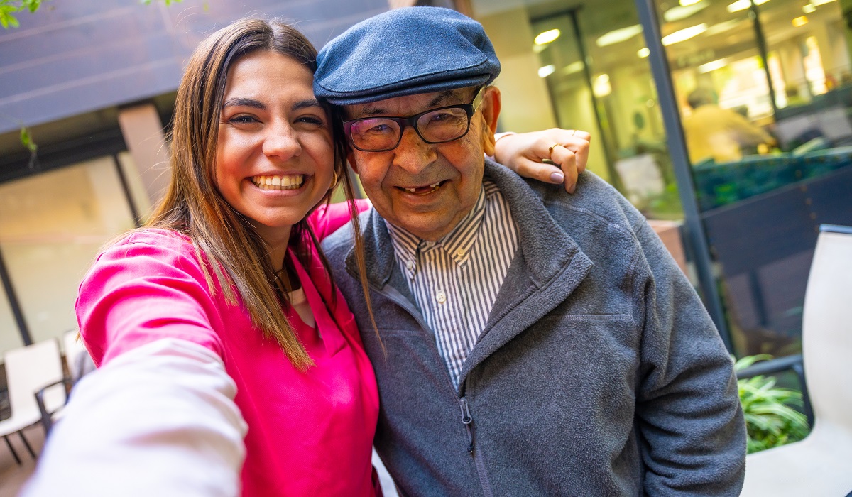 visit aging parents in the assisted living